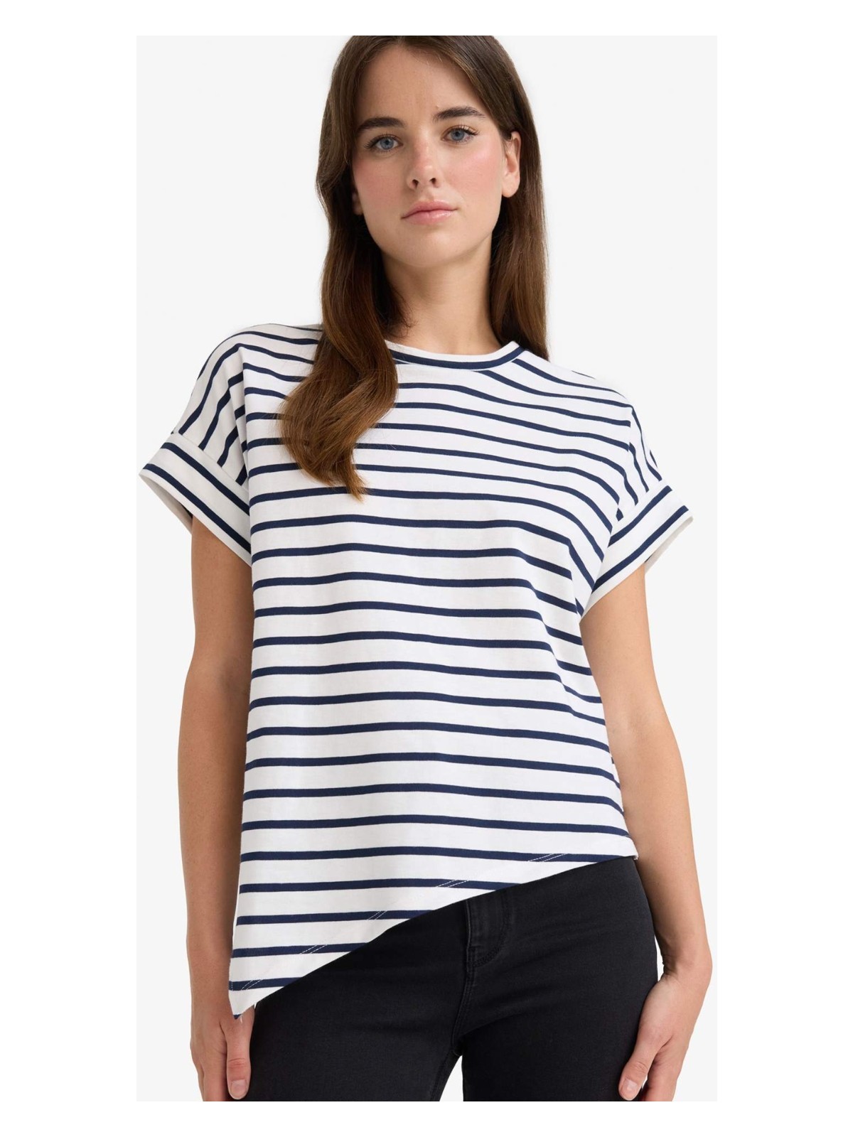 DeFacto %100 Pamuk Asimetrik Bisiklet Yaka Çizgili Tişört F8175AX25AU
