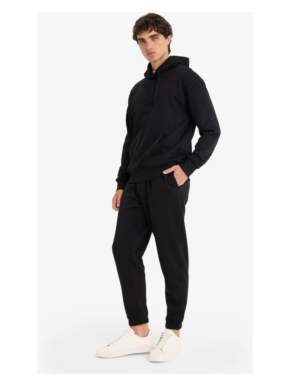 DeFacto Regular Fit Beli Bağcıklı Cepli Paçası Lastikli Şardonlu Basic Düz Jogger Eşofman Altı E6326AX25AU - Görsel 3