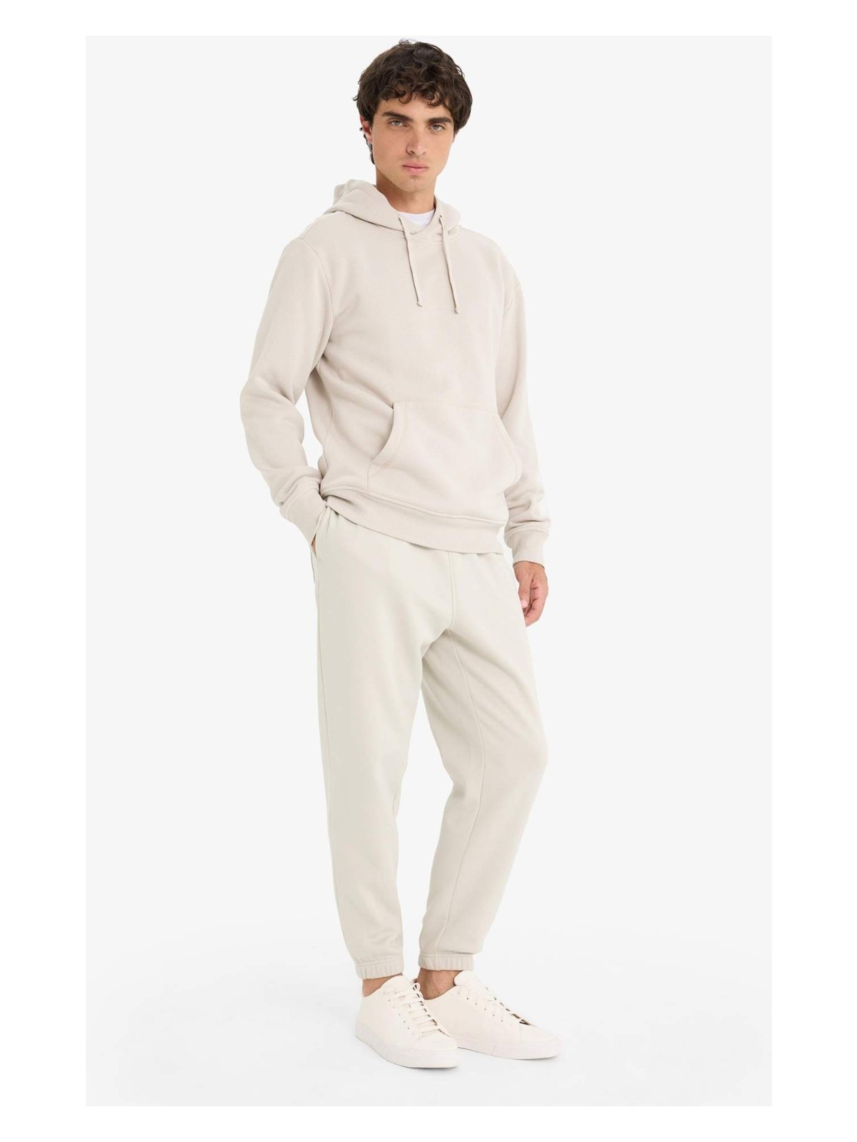 DeFacto Regular Fit Beli Bağcıklı Cepli Paçası Lastikli Şardonlu Basic Düz Jogger Eşofman Altı E6326AX25AU