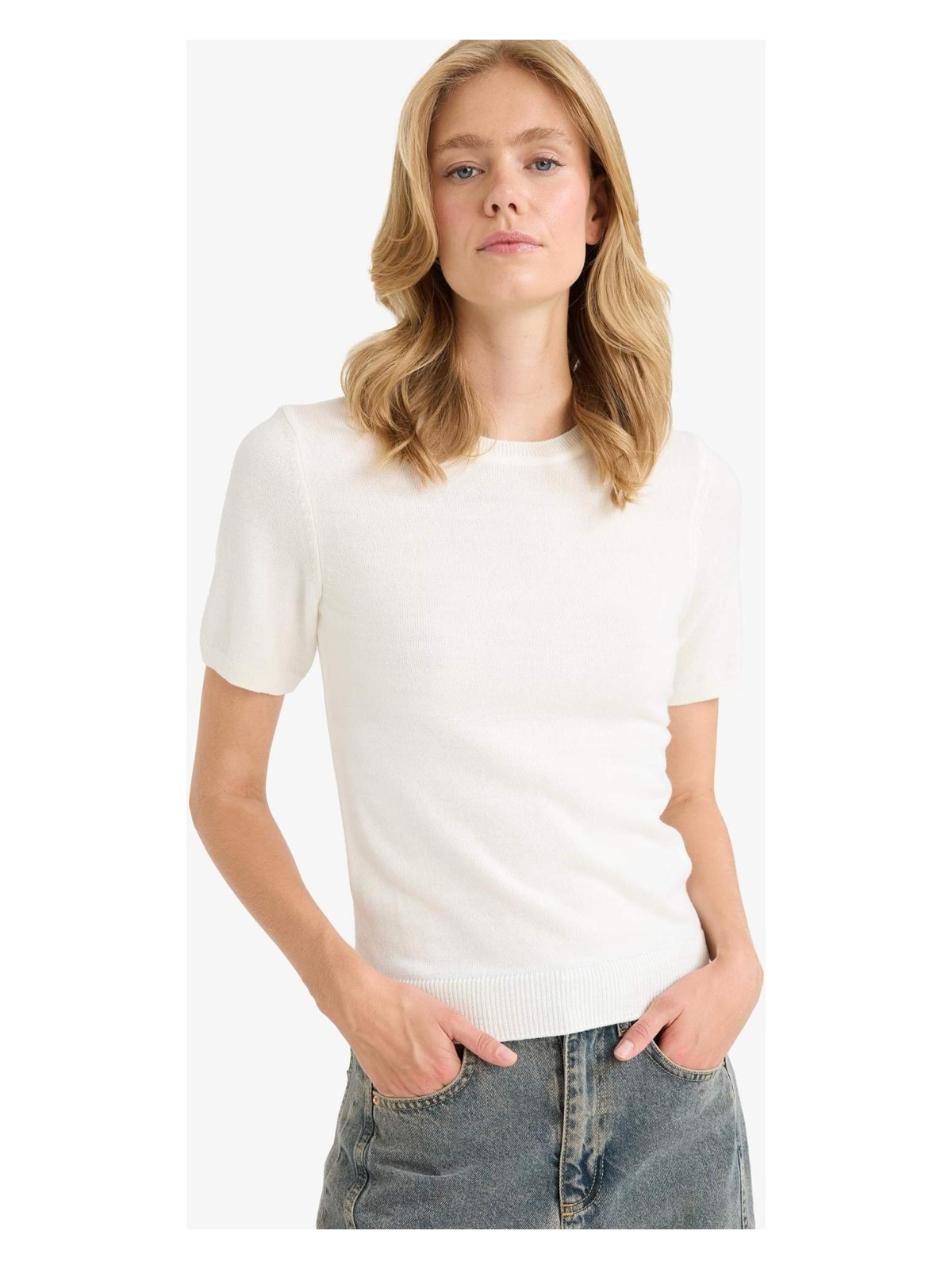 DeFacto Regular Fit Bisiklet Yaka Kısa Kollu Triko Kazak E6810AX25AU