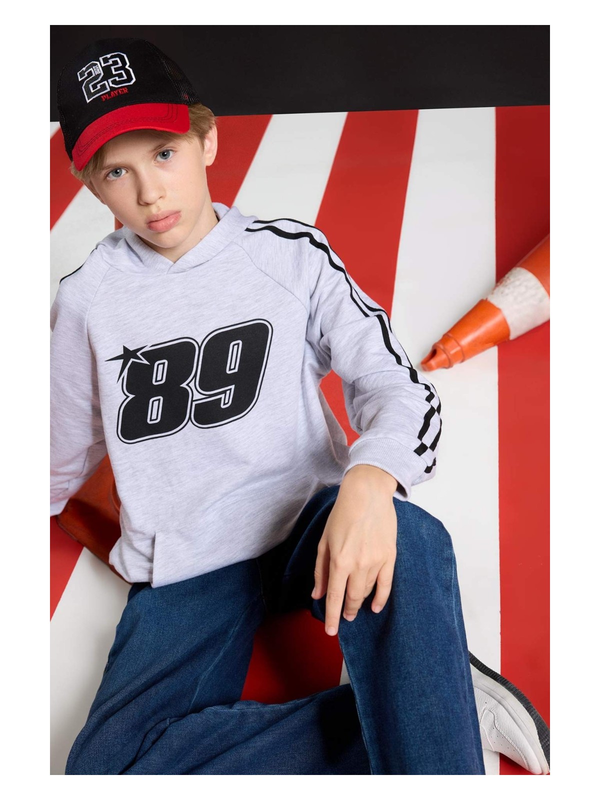 DeFacto Kapüşonlu Baskılı Sweatshirt Erkek Çocuk F1967A825AU