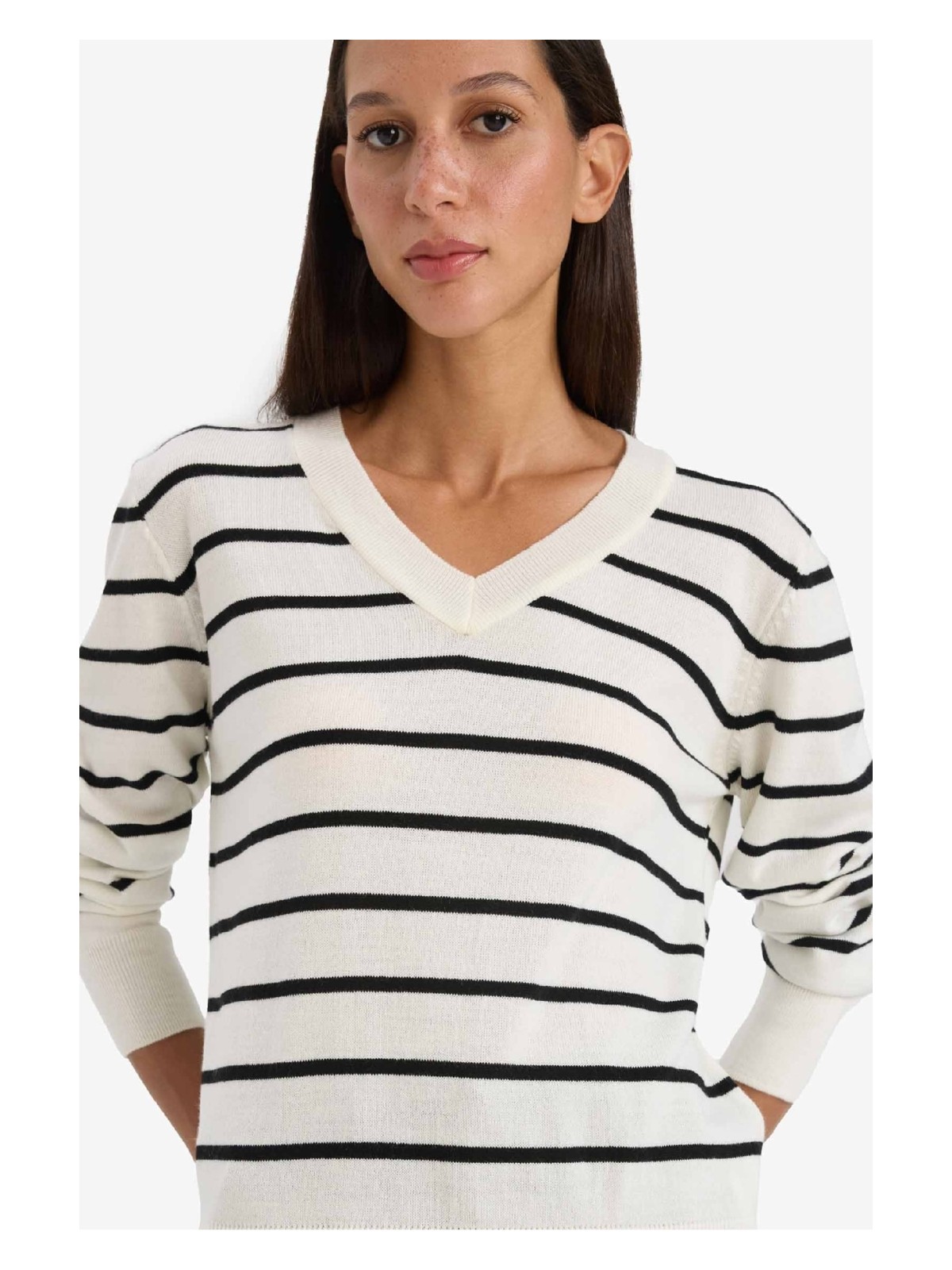 DeFacto Relax Fit V Yaka Yumuşak Dokulu Çizgili Triko Kazak A2359AX25WN