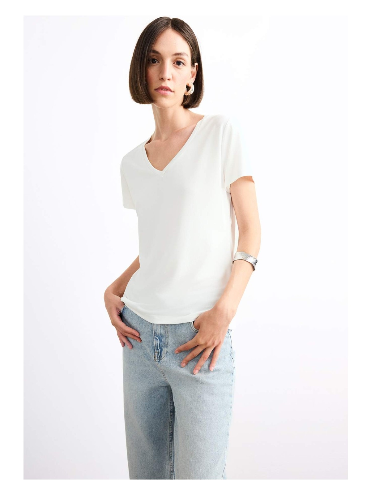 DeFacto V Yaka Modal Kısa Kollu Tişört G0402AX25SM - Görsel 4
