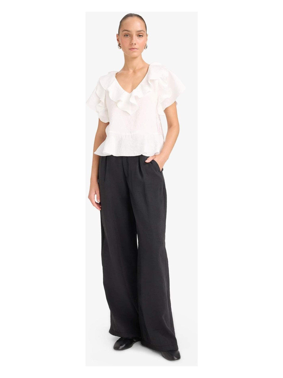 DeFacto Regular Fit V Yaka Modal Kısa Kollu Bluz F8319AX25AU - Görsel 2
