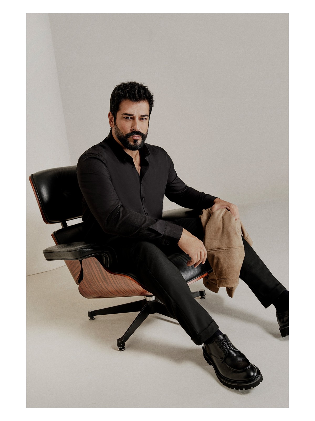 Altınyıldız Classics Erkek Siyah Düğmeli Yaka Kolay Ütülenebilir Pamuklu Slim Fit Dar Kesim Oxford Gömlek