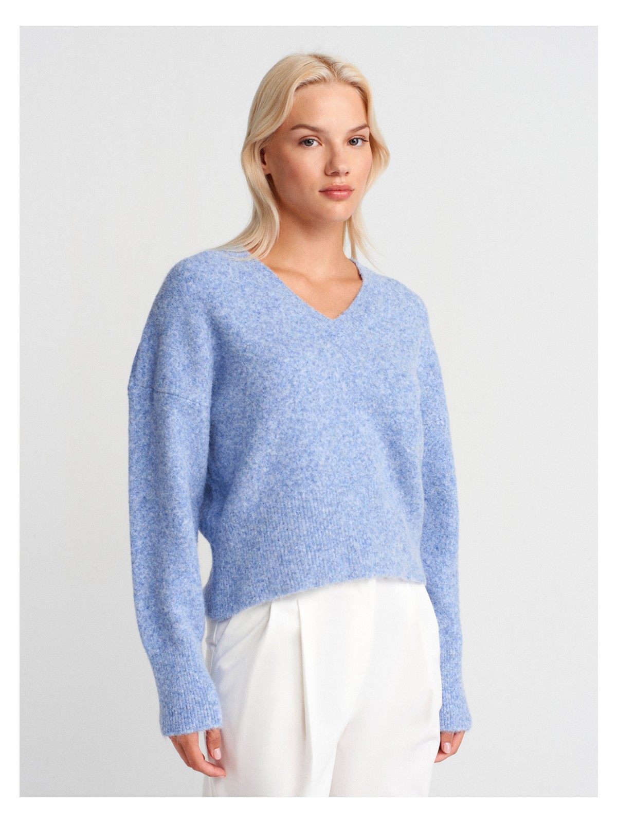 Dilvin 10645 V Yaka Yumuşak Dokulu Triko Kazak-Indigo M.