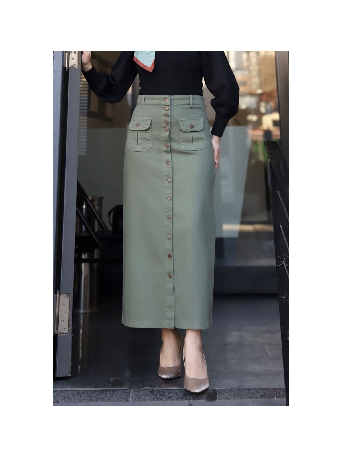 Vellichor Boydan Düğmeli Körük Cepli Tesettür Etek Antrasit - Görsel 5