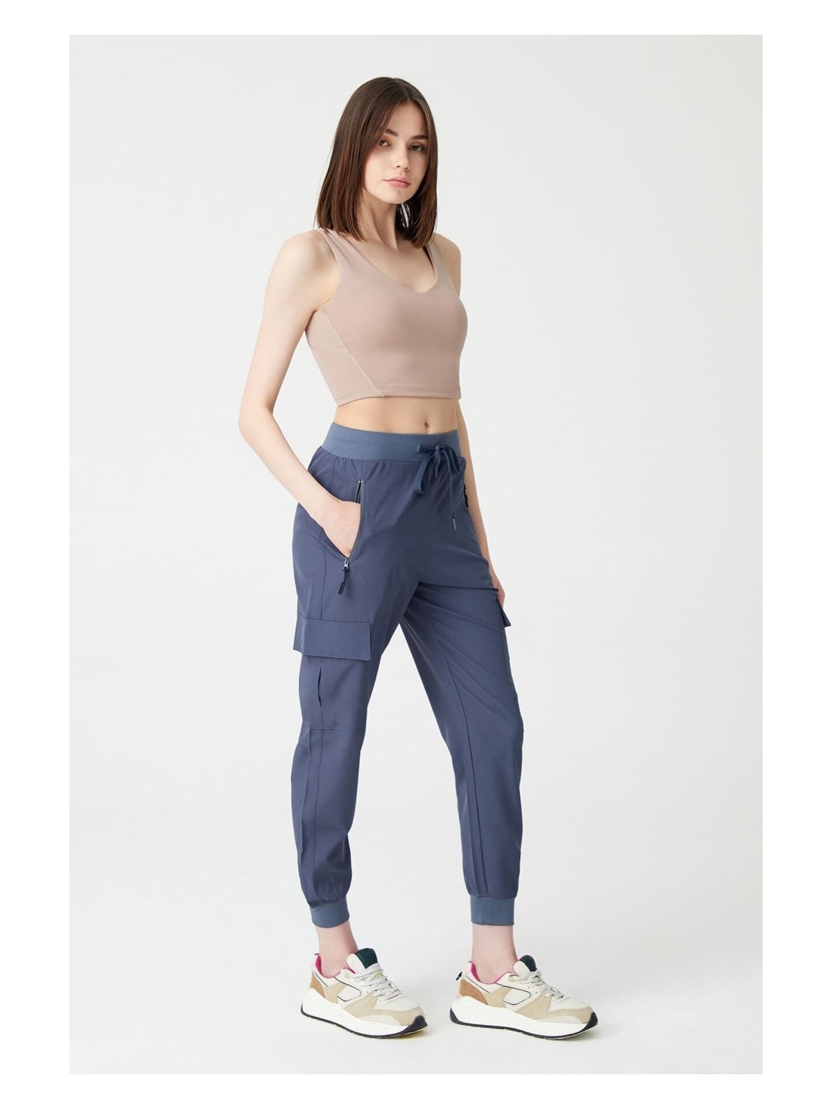 Los Ojos Kadın Siyah Kargo Cepli Beli ve Paçası Lastikli Jogger Pantolon Cargo - Görsel 4