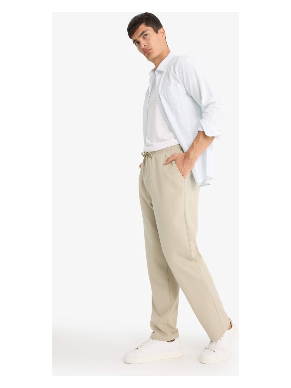 DeFacto Regular Fit Beli Bağcıklı Düz Paça Eşofman Altı F0308AX25AU