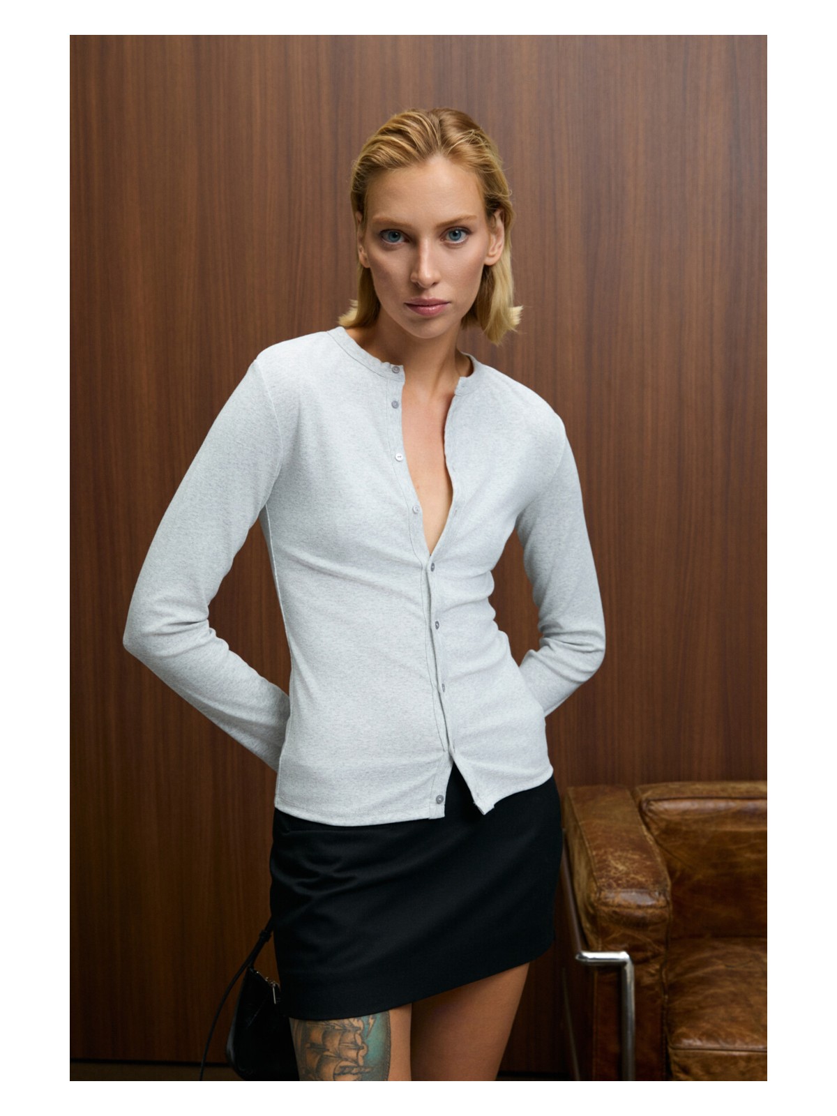 Grimelange TALUVIA Kadın Esnek Kumaşlı Vücuda Oturan Slim Fit Düğmeli Siyah Bluz - Görsel 6