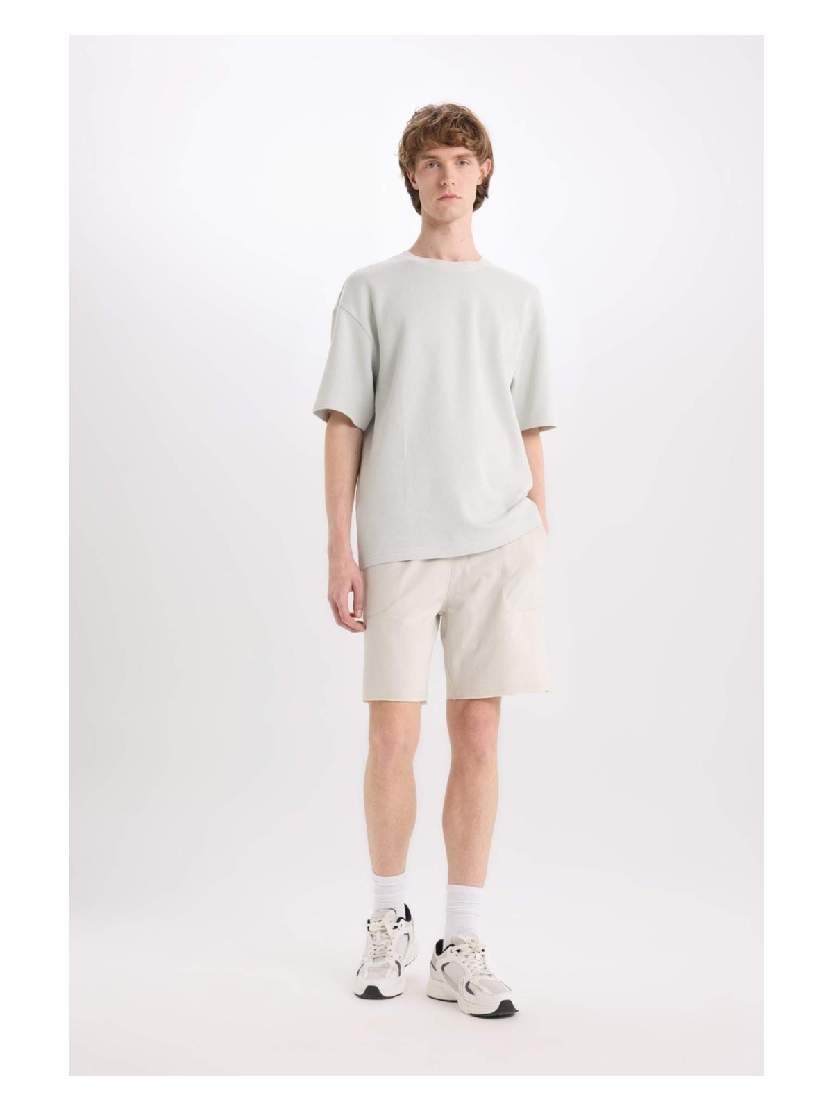 DeFacto %100 Pamuk Slim Fit Dar Kesim Dar Paça Cepli Basic Düz Şort B8673AX25SM - Görsel 8