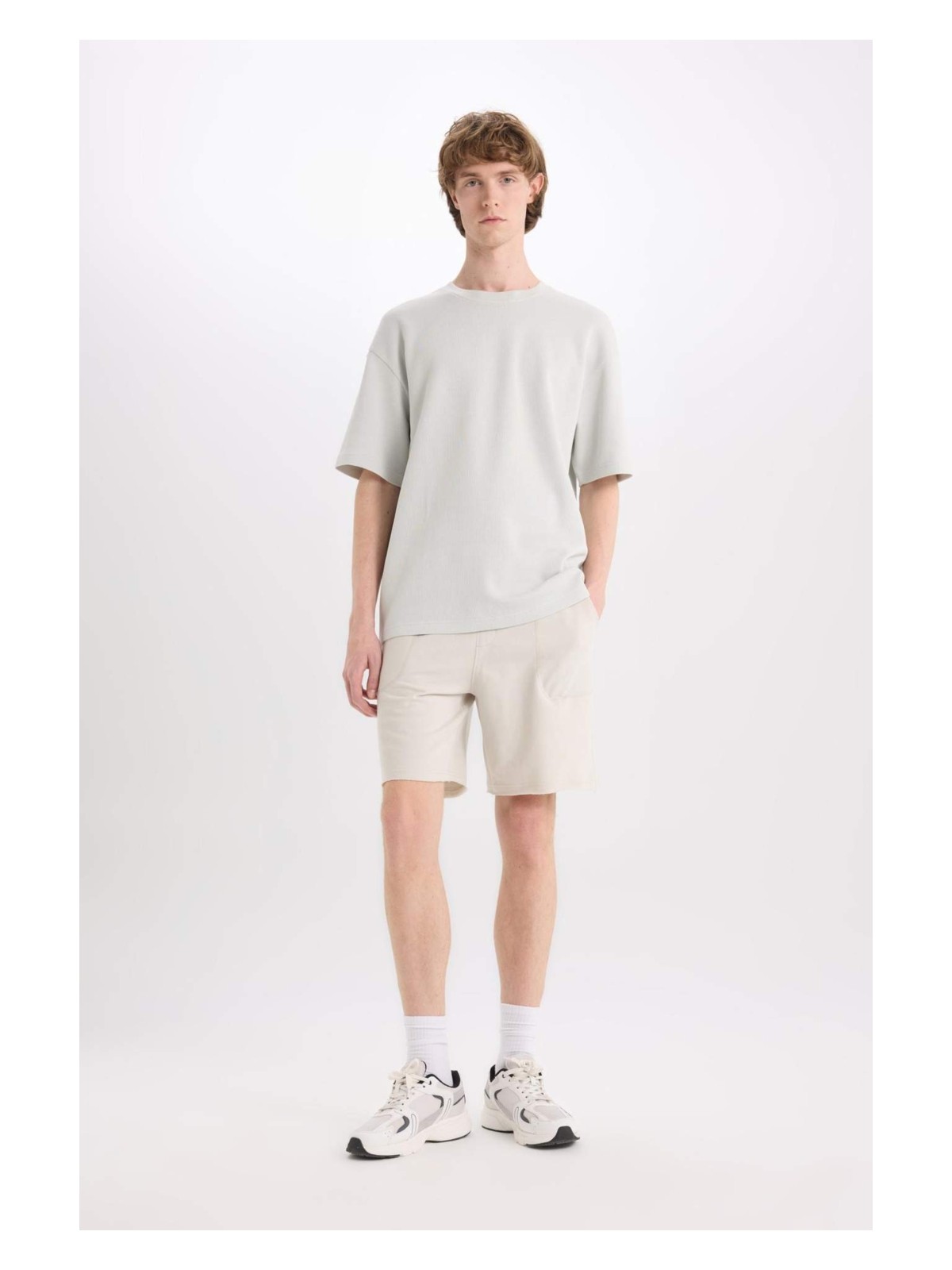 DeFacto %100 Pamuk Slim Fit Dar Kesim Dar Paça Cepli Basic Düz Şort B8673AX25SM - Görsel 10