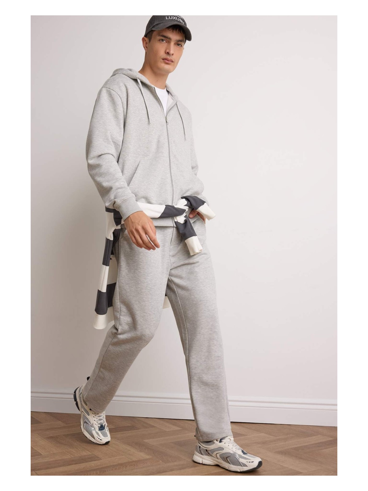 DeFacto Regular Fit Basic Düz Beli Bağcıklı Düz Paça Cepli Eşofman Altı D6762AX25AU - Görsel 5