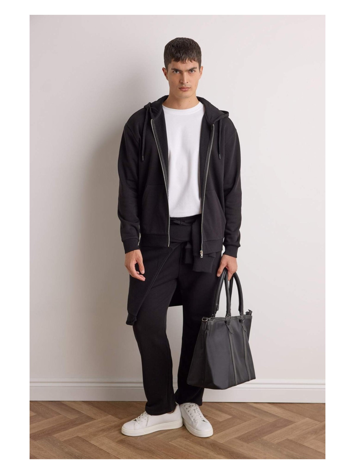 DeFacto Regular Fit Basic Düz Beli Bağcıklı Düz Paça Cepli Eşofman Altı D6762AX25AU