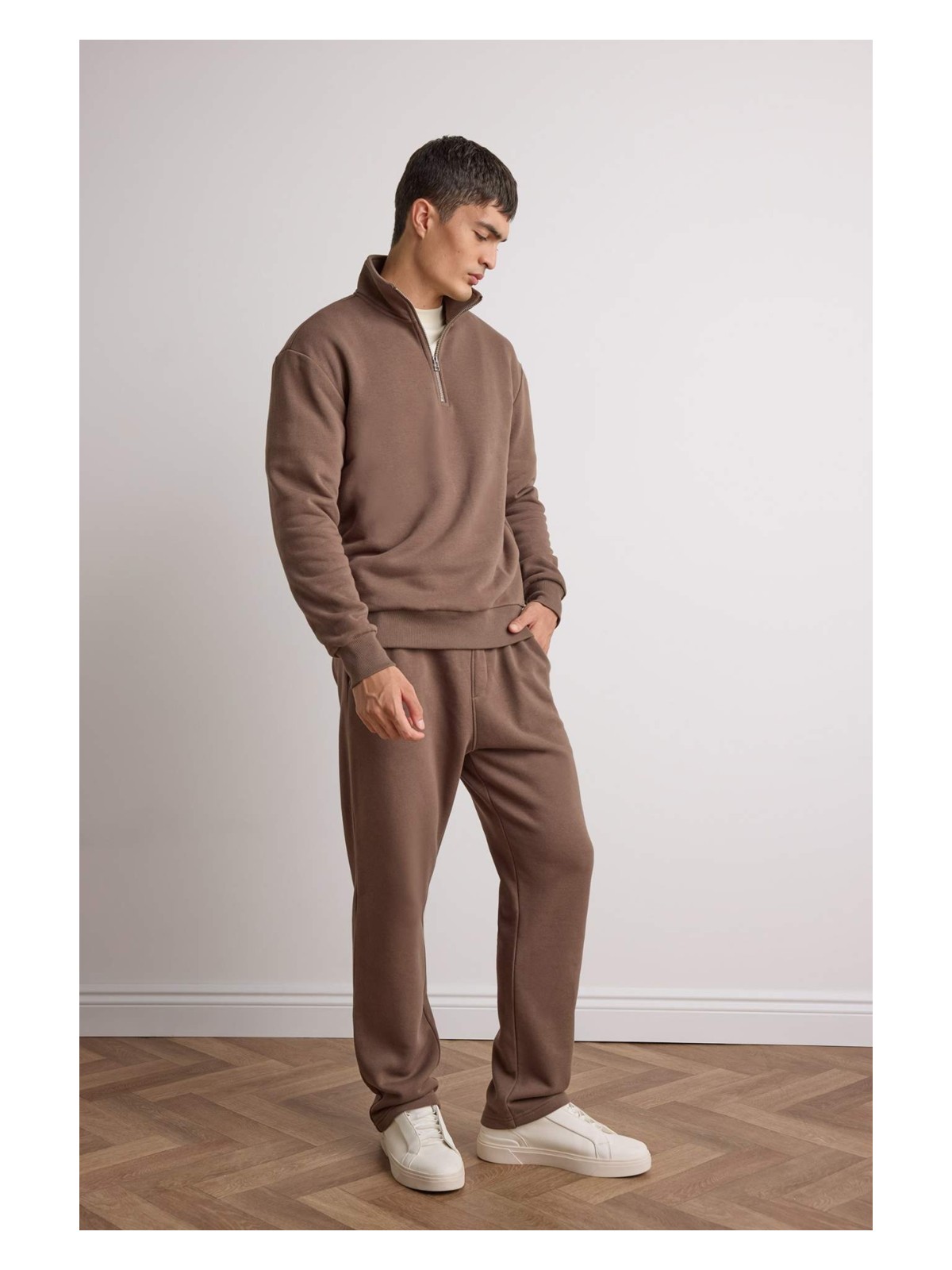 DeFacto Regular Fit Beli Bağcıklı Cepli Düz Paça Kalın Eşofman Altı D7836AX25AU - Görsel 5