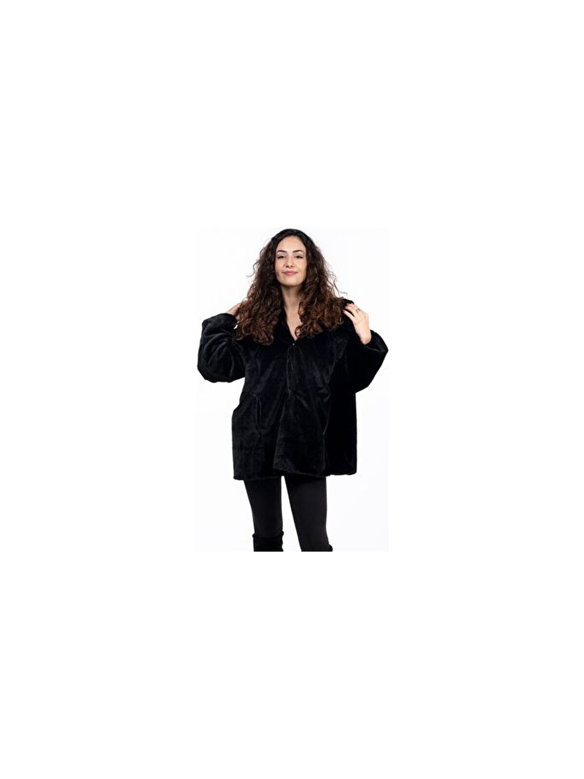 KürkZone Kadın Siyah Kapüşonlu Kürk Kaban Kumaş Malzeme ile Günlük Kullanım İçin Tasarlandı