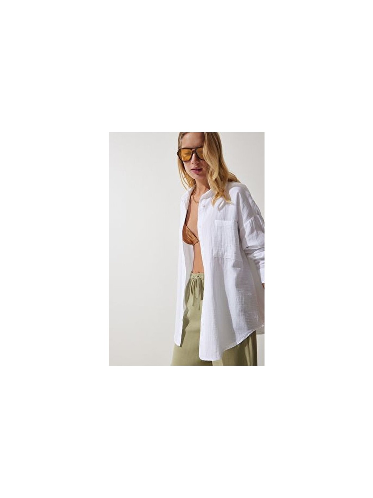 Happiness İstanbul Kadın Siyah Cepli Oversize Müslin Gömlek MX00150 - Görsel 4