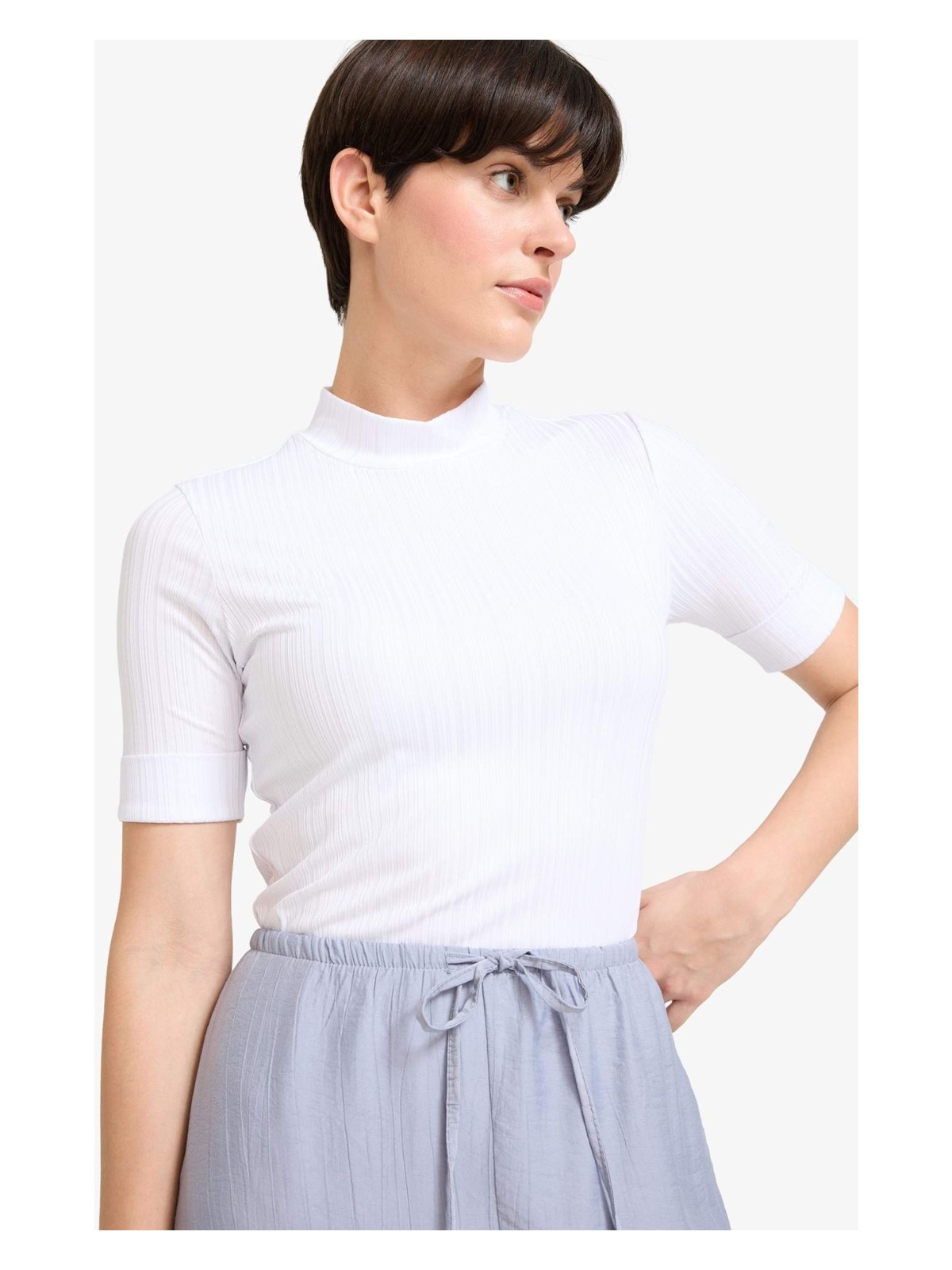 DeFacto Regular Fit Yarım Balıkçı Yaka Fitilli Kaşkorse Kısa Kollu Tişört B1177AX25AU - Görsel 4