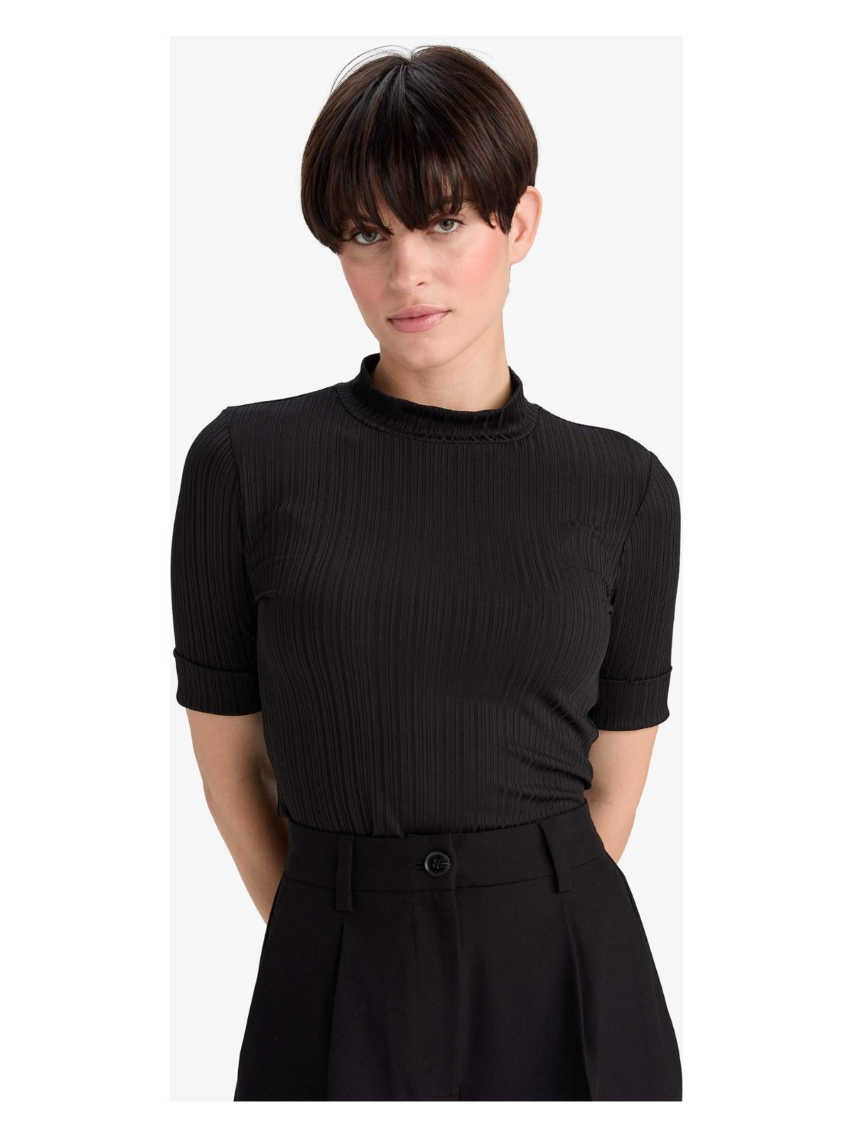 DeFacto Regular Fit Yarım Balıkçı Yaka Fitilli Kaşkorse Kısa Kollu Tişört B1177AX25AU