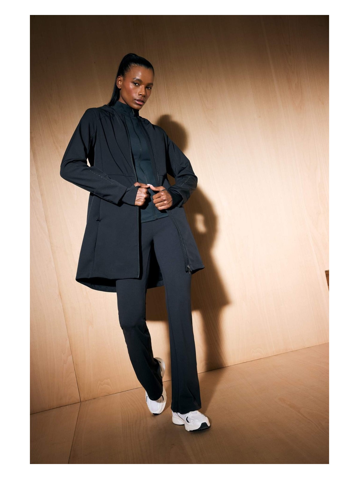 DeFacto Su İtici Softshell Slim Fit Dar Kesim Kapüşonlu Fermuarlı Cepli Parka E5702AX25AU - Görsel 3