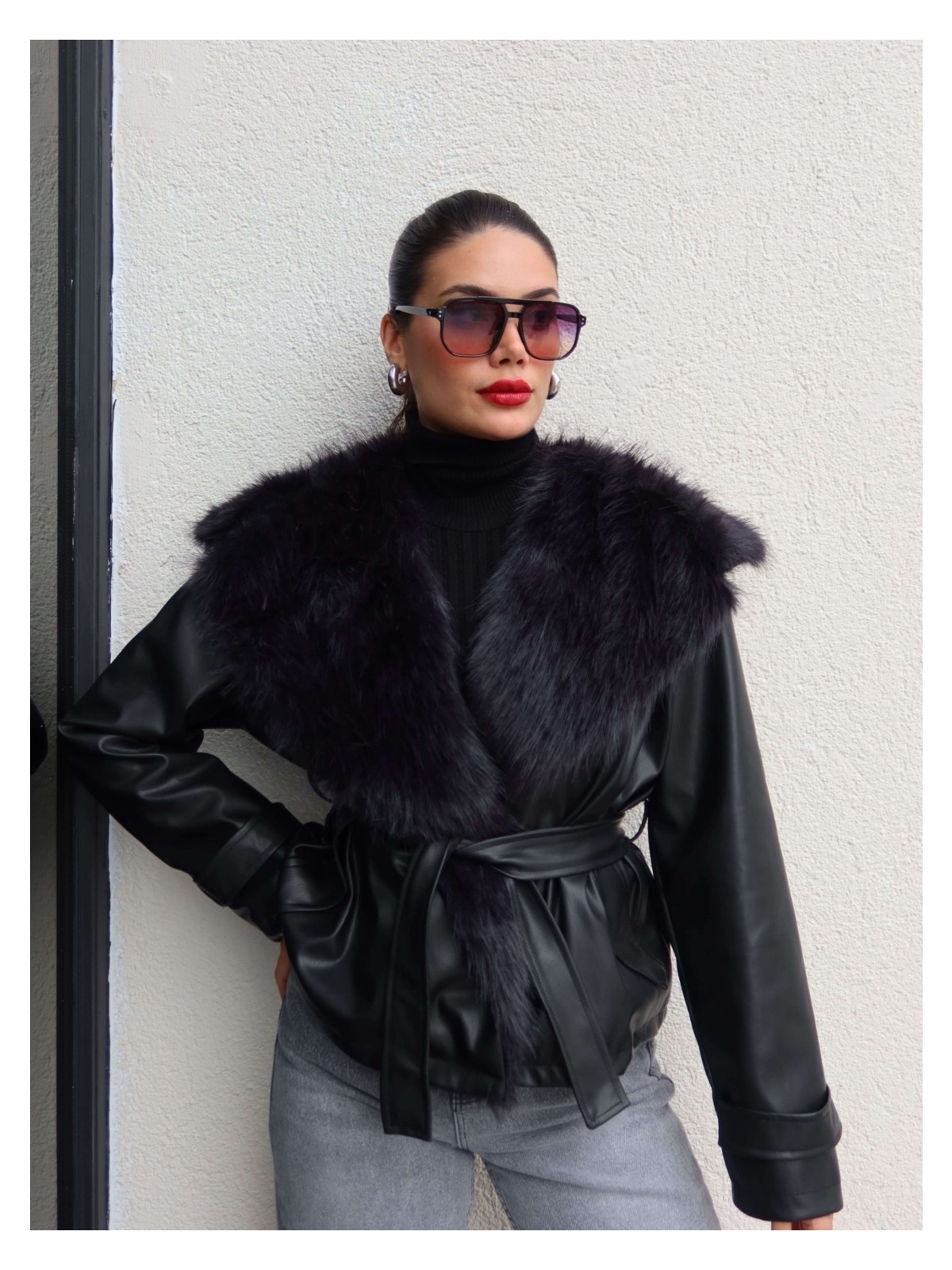 Esra Helvacı Kürk Yaka Kuşaklı Deri Ceket - Görsel 3