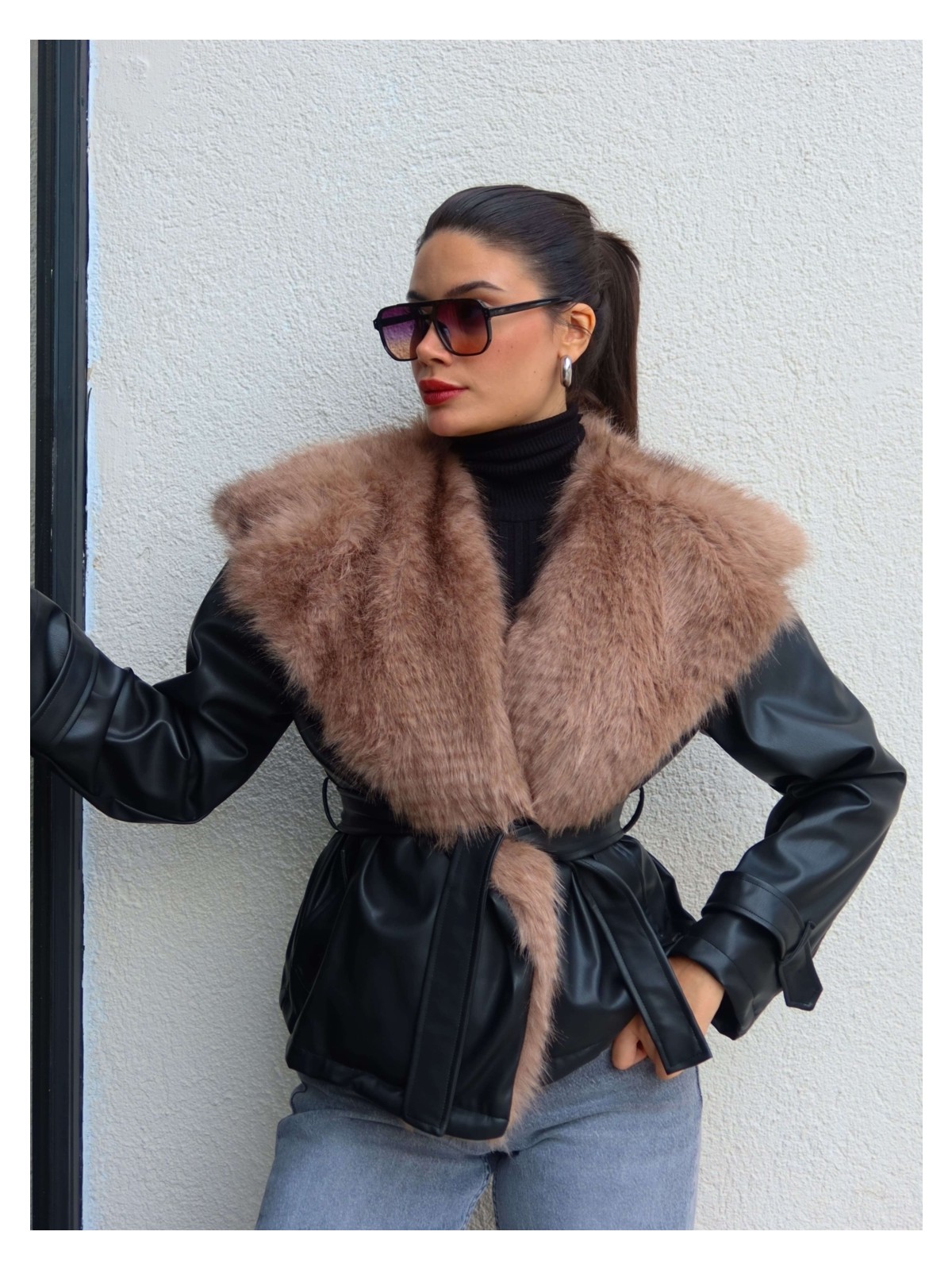 Esra Helvacı Kürk Yaka Kuşaklı Deri Ceket - Görsel 4