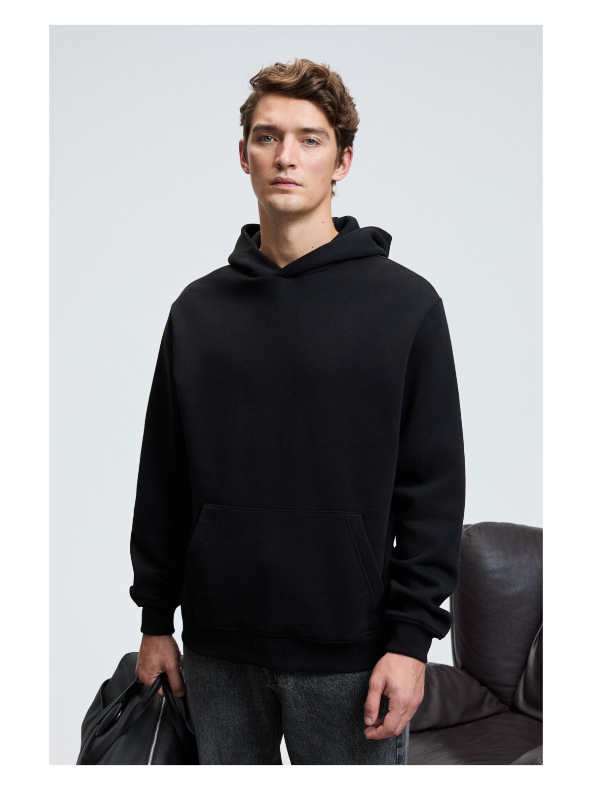 Grimelange AMOS Erkek Yumuşak Kumaşlı 3 İplik Oversize Kapüşonlu Kanguru Cepli Siyah Sweatshirt