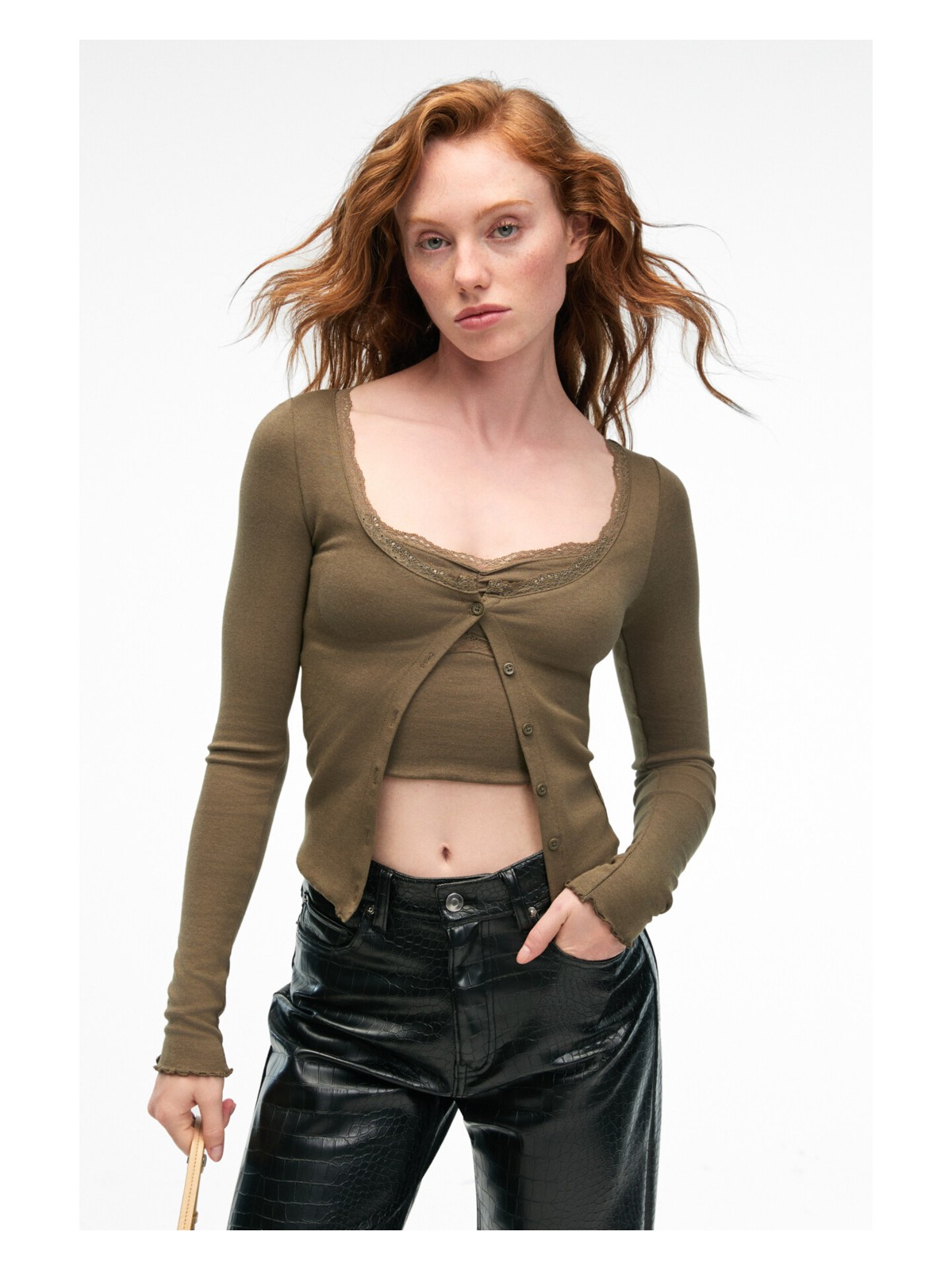 Grimelange ELVURA Kadın Esnek Kumaşlı Yakası Dantel Detaylı Düğmeli Bluz Ve Atlet İkili Takım Grimelanj Bluz - Görsel 3