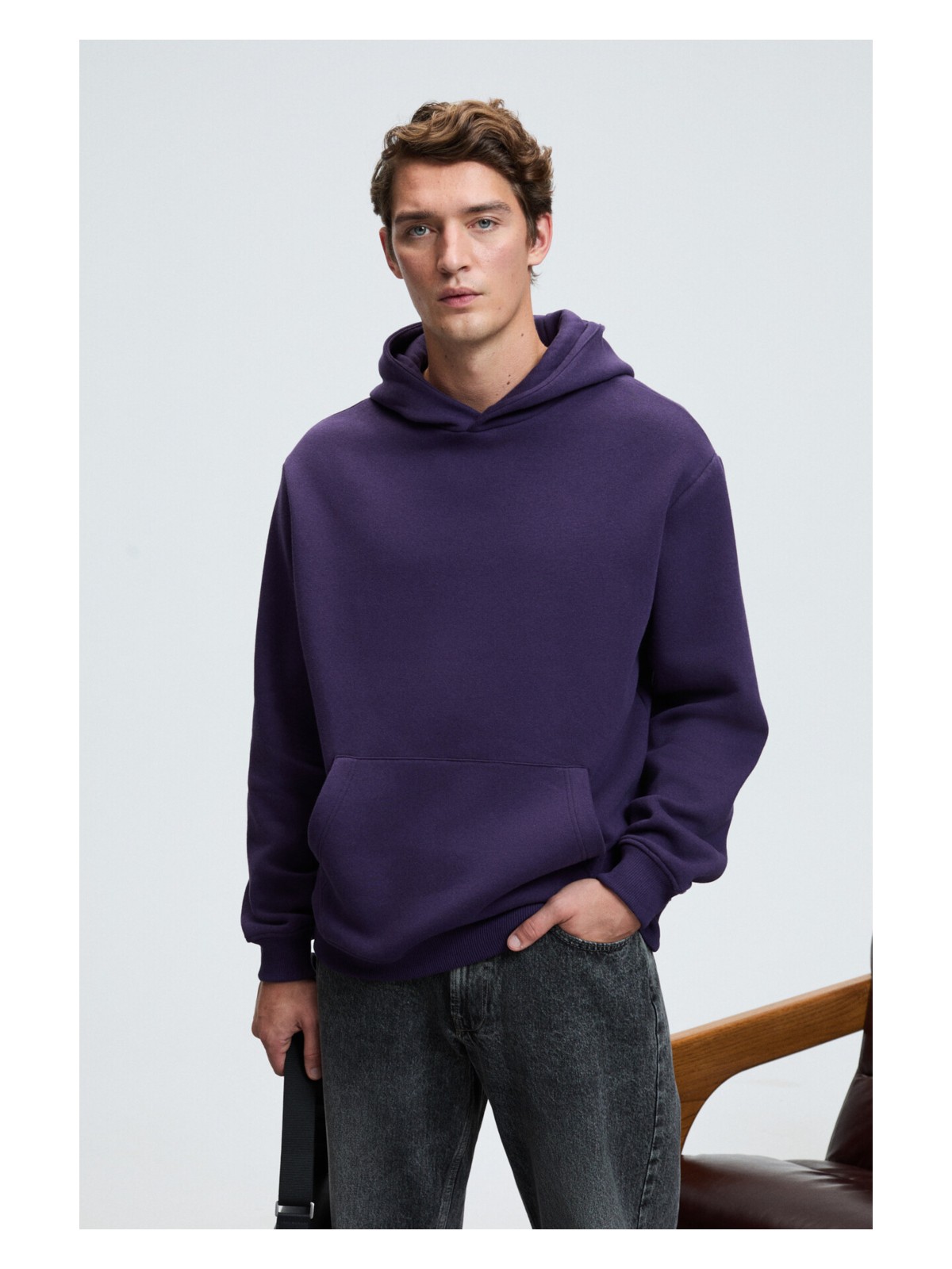 Grimelange AMOS Erkek Yumuşak Kumaşlı 3 İplik Oversize Kapüşonlu Kanguru Cepli Siyah Sweatshirt - Görsel 4