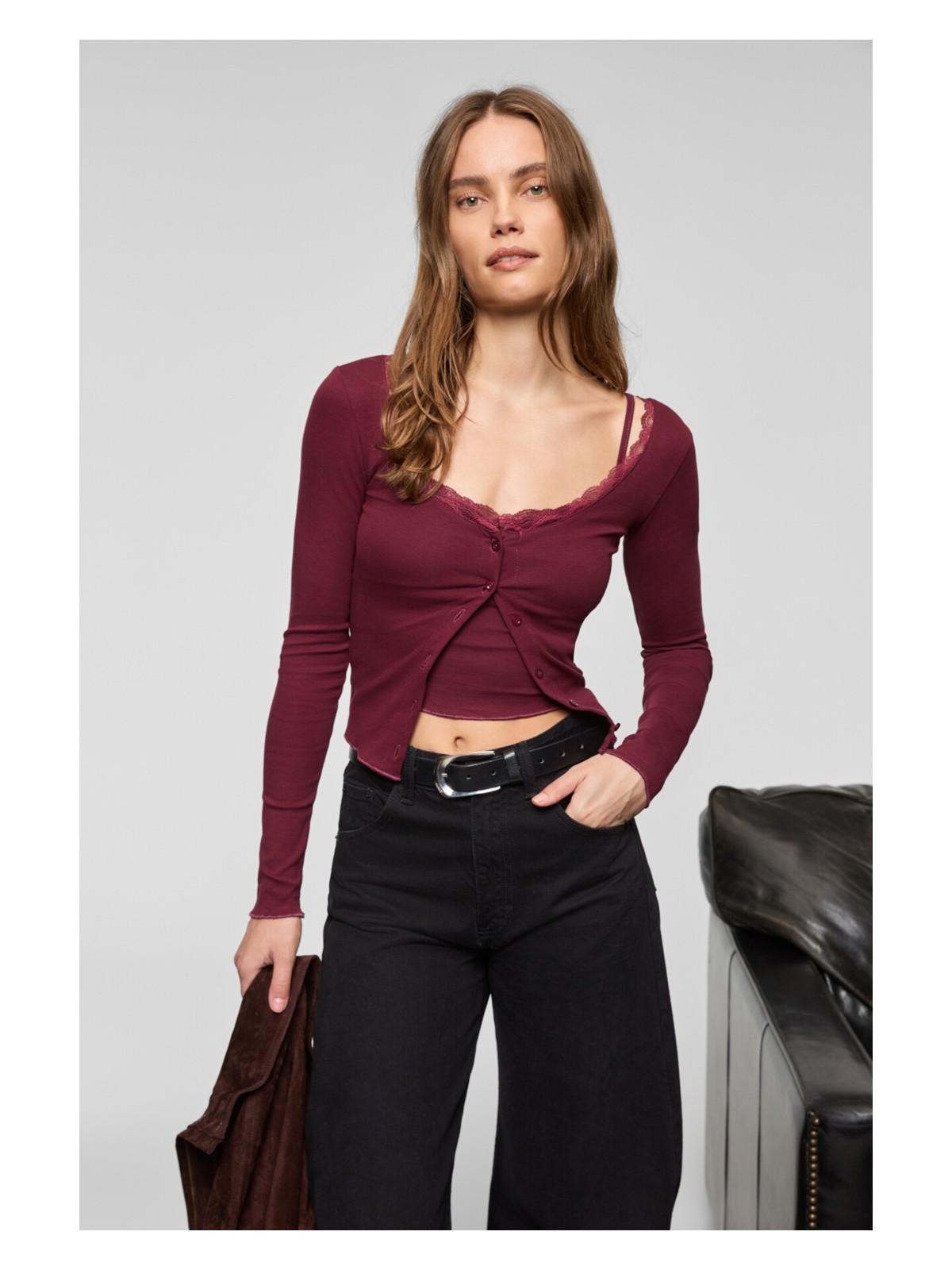 Grimelange ELVURA Kadın Esnek Kumaşlı Yakası Dantel Detaylı Düğmeli Bluz Ve Atlet İkili Takım Grimelanj Bluz - Görsel 6