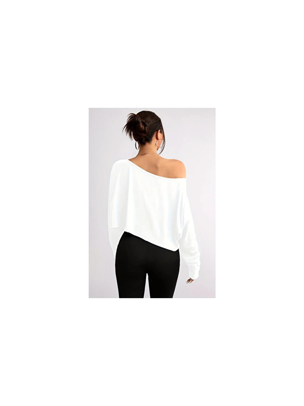 Tarz Cool Beyaz Kadın Düşük Omuz Kayık Yaka Oversize Uzun Kollu Crop T-Shirt - Görsel 5