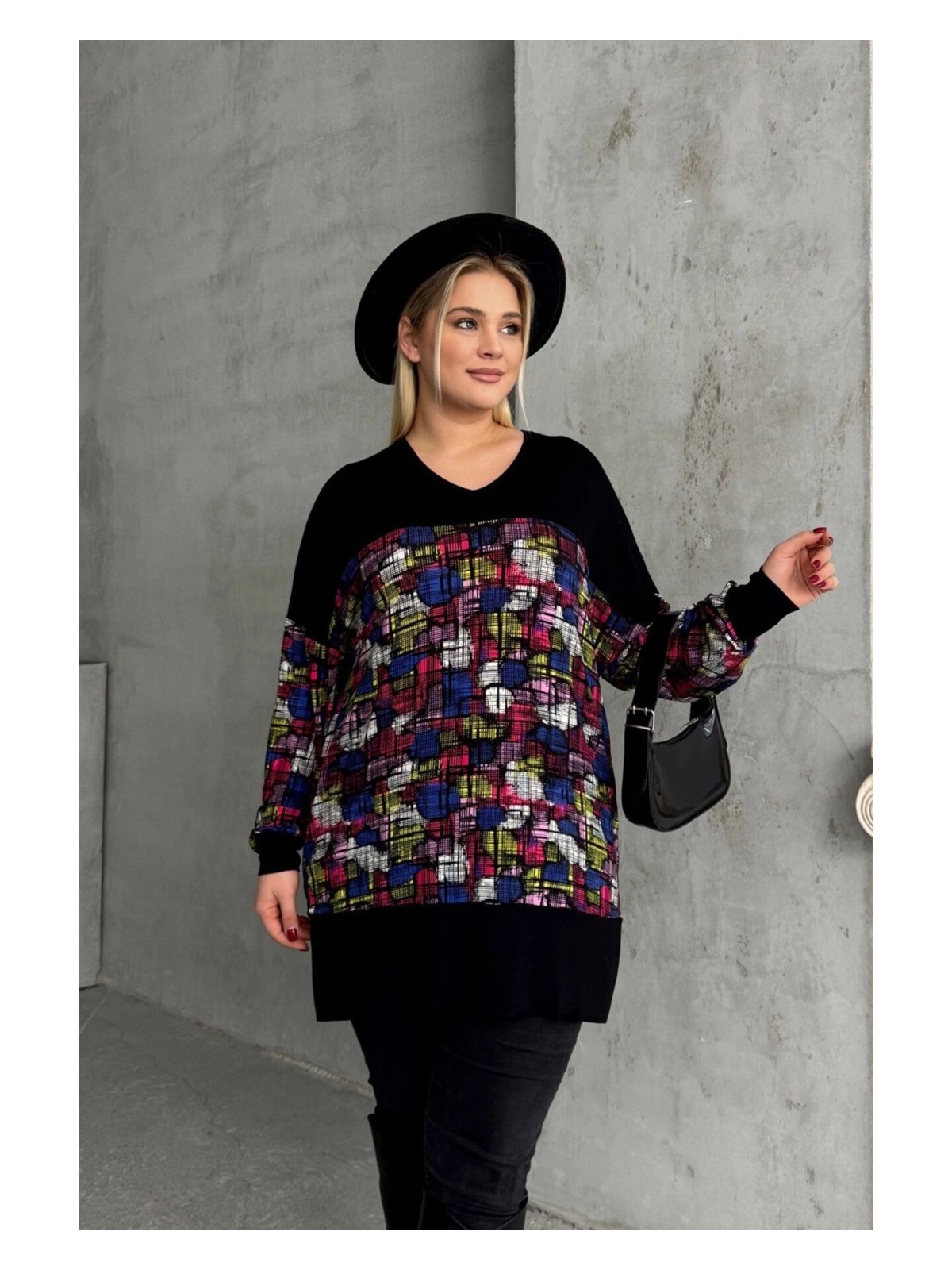 Stil Diva Büyük Beden Uzun Kollu V Yaka Yanı Yırtmaçlı Desenli Bluz 89-45