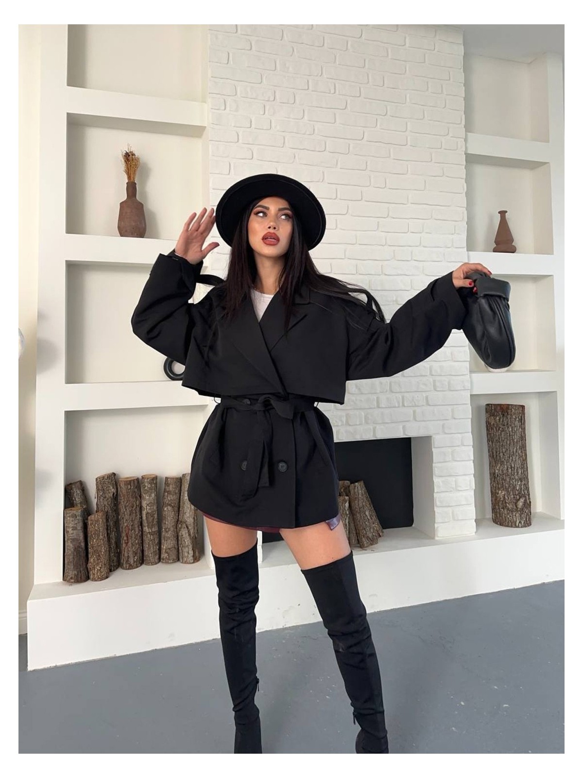 Famoda Kruvaze Yaka Düğmeli Kemerli Cepli Apoletli Kuşaklı Trençkot