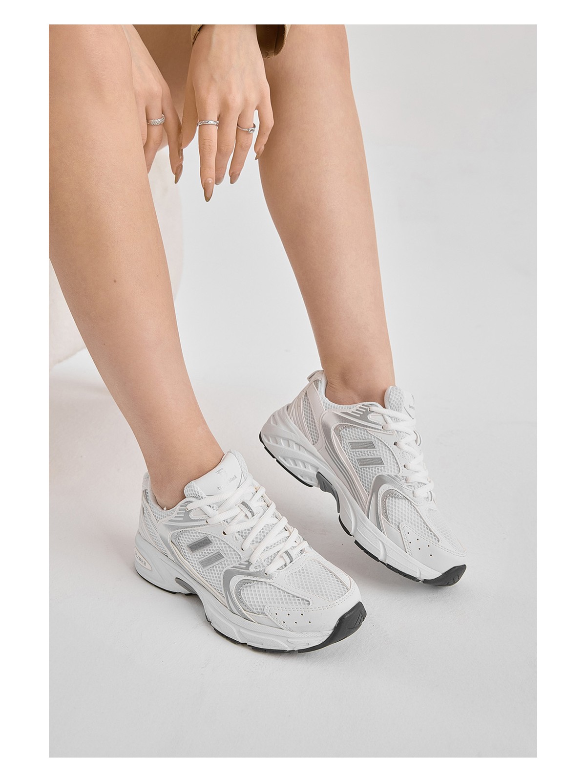 Tonny Black Kadın Beyaz Gümüş Yüksek Faylon Taban Fileli Desenli Spor Ayakkabı