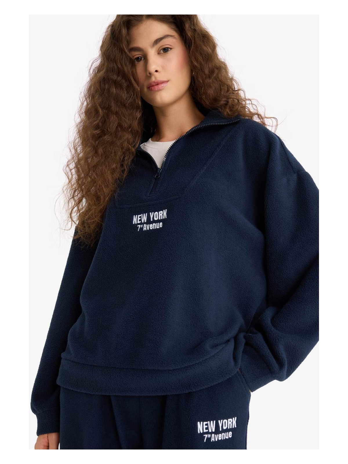 DeFacto Oversize Geniş Kalıp Dik Yaka Fermuarlı Baskılı Polar Sweatshirt Y2649AZ25WN - Görsel 3