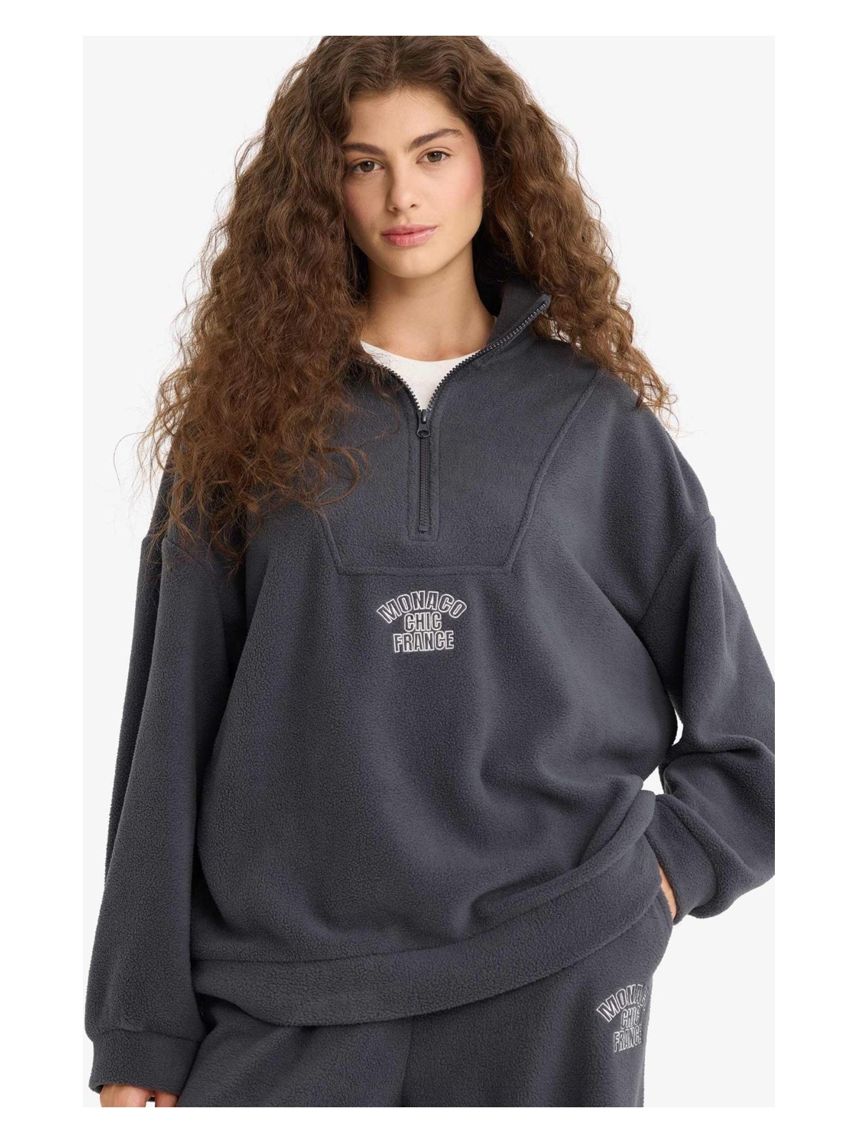 DeFacto Oversize Geniş Kalıp Dik Yaka Fermuarlı Baskılı Polar Sweatshirt Y2649AZ25WN