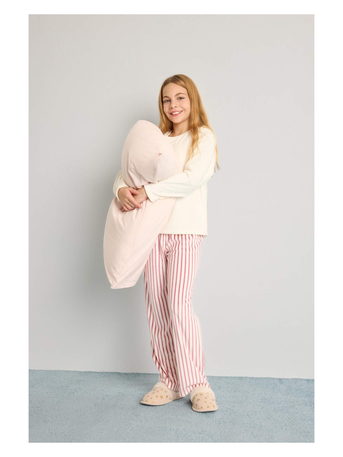 DeFacto Pijama Takımı Polar Uzun Kollu Üst Uzun Alt Kız Çocuk D1068A825WN - Görsel 4