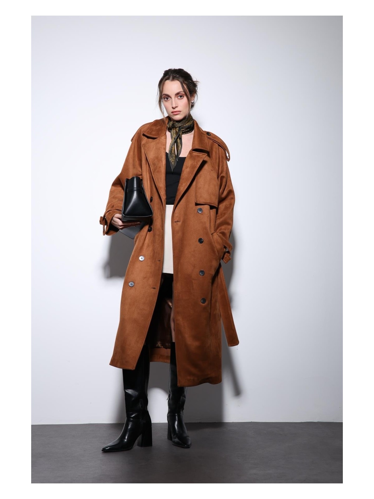 Antioch Siyah Kruvaze Süet Görünümlü Premium Kadın Trençkot - Görsel 3