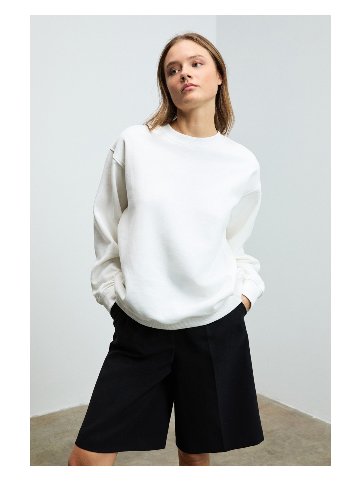 Grimelange KARIUS Kadın Organik Pamuklu İçi Polarlı Oversize Yuvarlak Yakalı Beyaz Sweatshirt