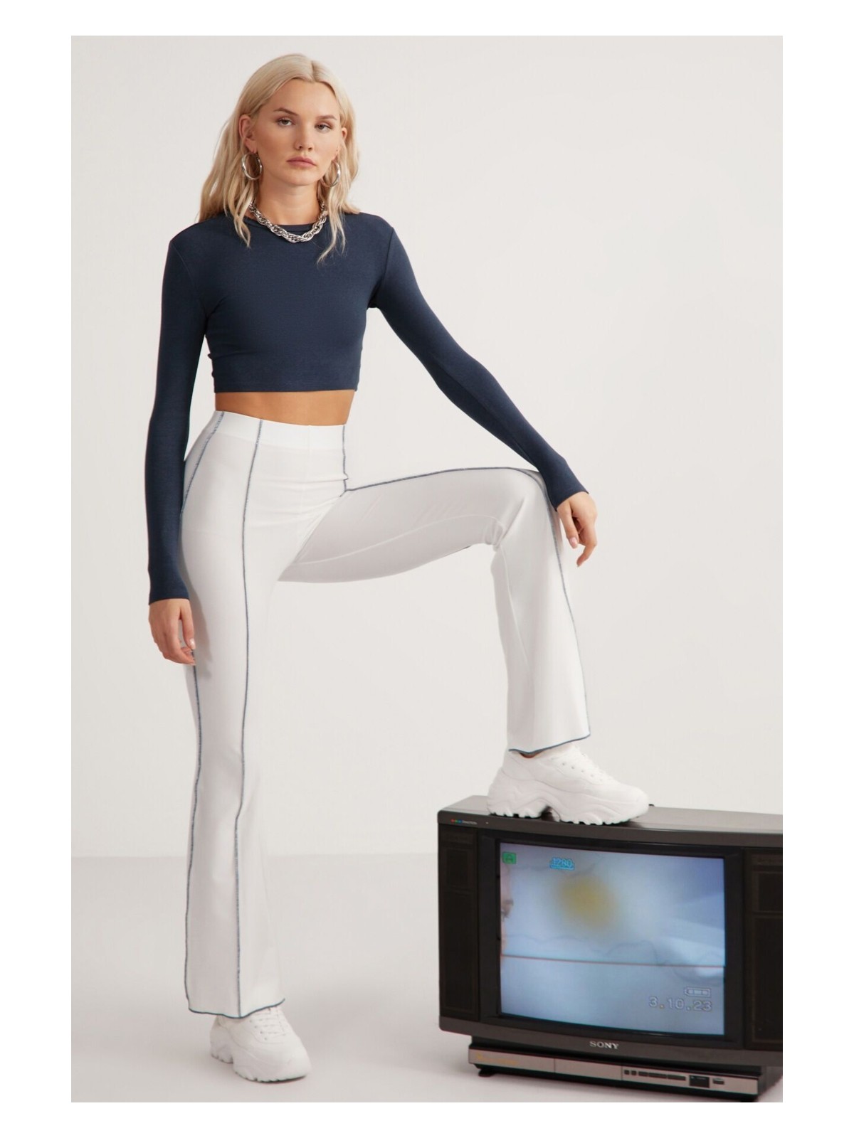 Grimelange Essie Kadın Bisiklet Yaka Slim Fit Uzun Kollu Crop Petrol Mavisi Büstiyer - Görsel 2