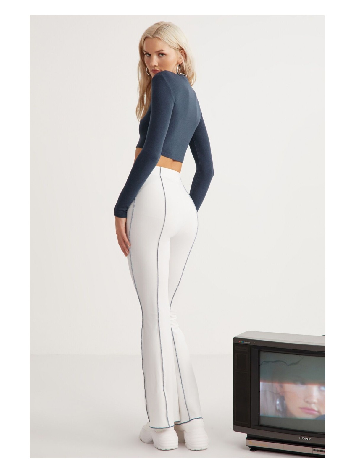 Grimelange Essie Kadın Bisiklet Yaka Slim Fit Uzun Kollu Crop Petrol Mavisi Büstiyer - Görsel 6