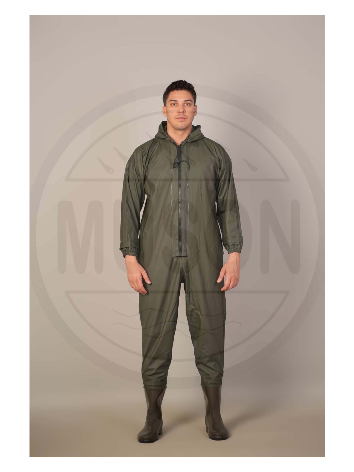 Muson Su Geçirmez Yeşil Boy Tulum Yağmurluk – Fermuarlı Kapüşonlu Çizme Entegreli Tek Parça Koruyucu Giysi – Balıkçılık, Tarım, Inşaat ve Yağmurlu Havalarda Dış Mekan Kullanımına Uygun