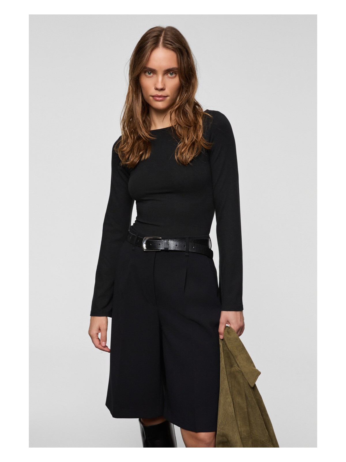 Grimelange MURILYO Kadın Esnek Ve Yumuşak Kumaşlı Geniş Kol Ucu Geniş Kayık Yakalı Siyah Bluz