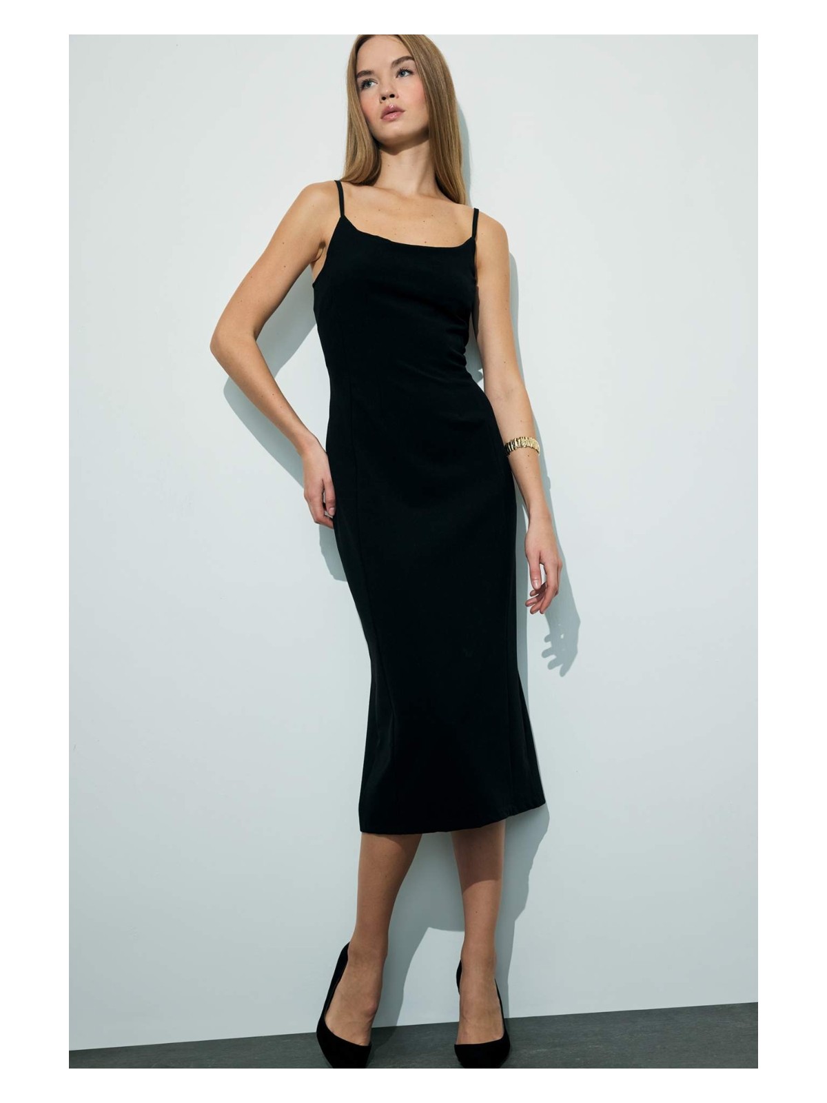 DeFacto Bodycon Vücudu Saran İnce Askılı Midi Elbise F9263AX25WN