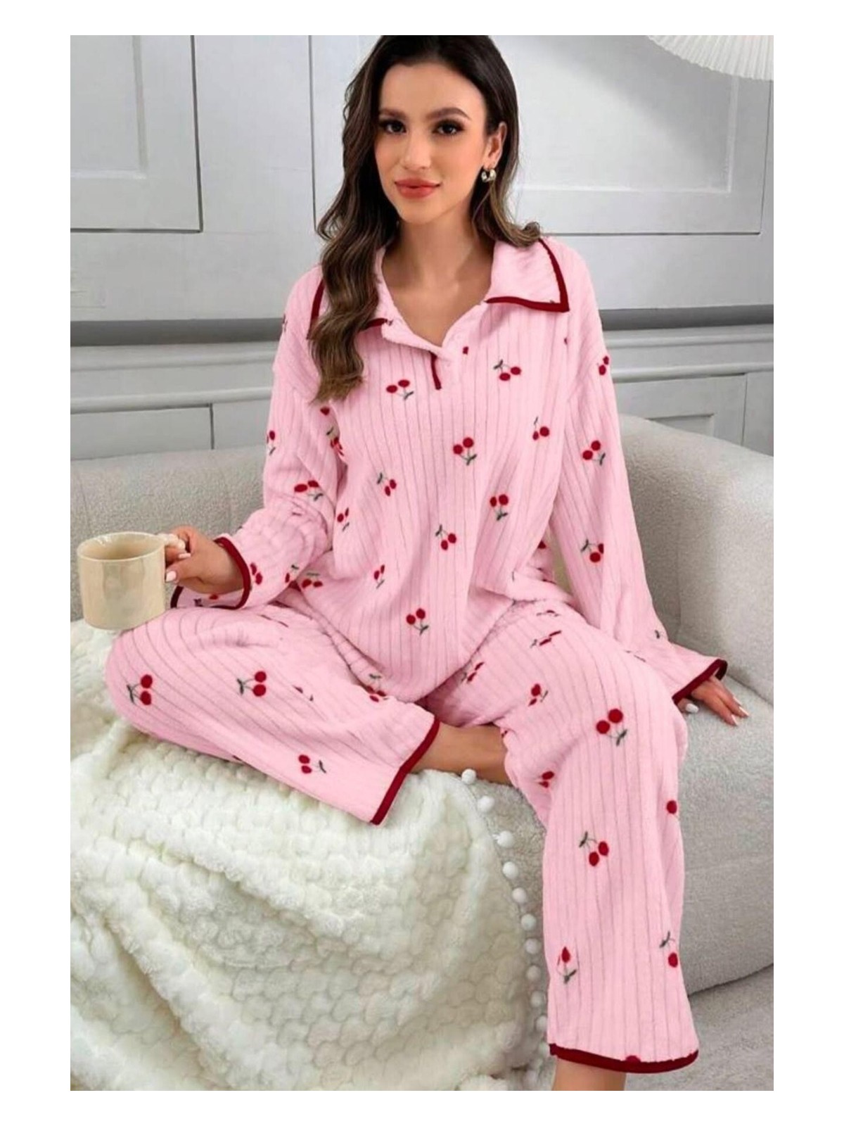 Bella Notte Pamuklu Kiraz Baskılı Biyeli Kışlık Pijama Takımı