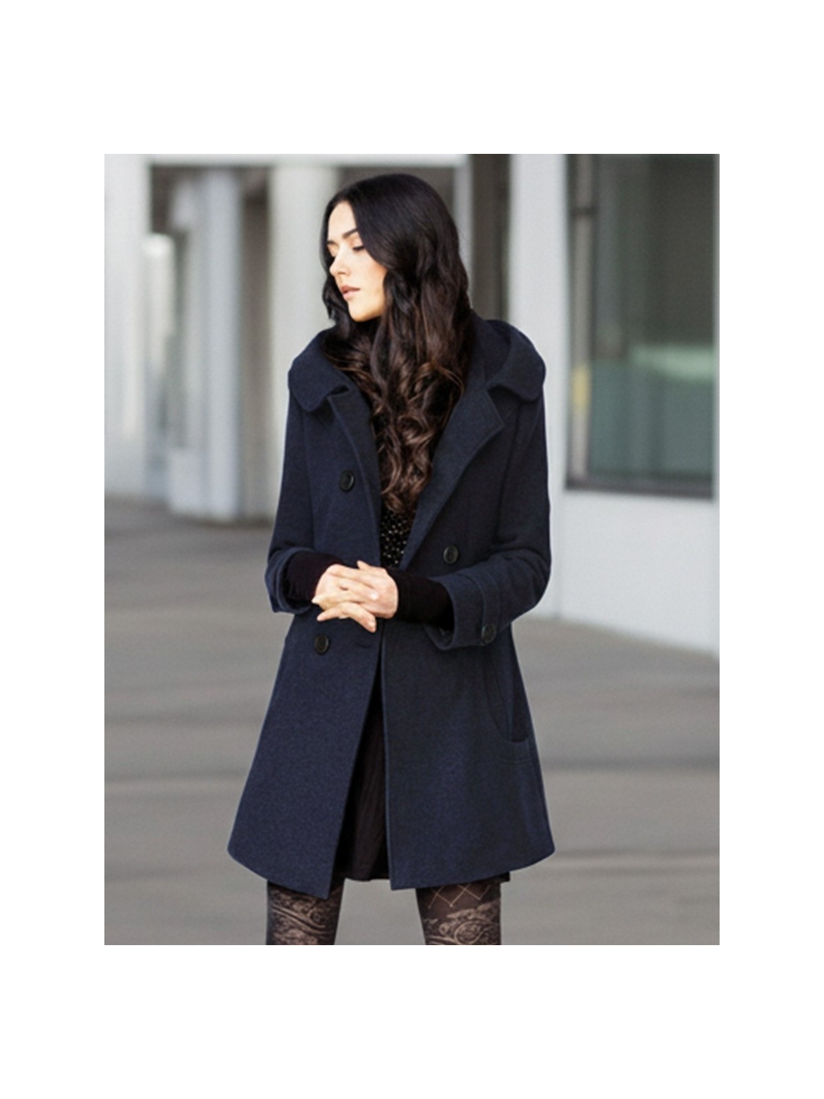 Barbora Yaka Detaylı Büyük Düğmeli Kaşe Kaban