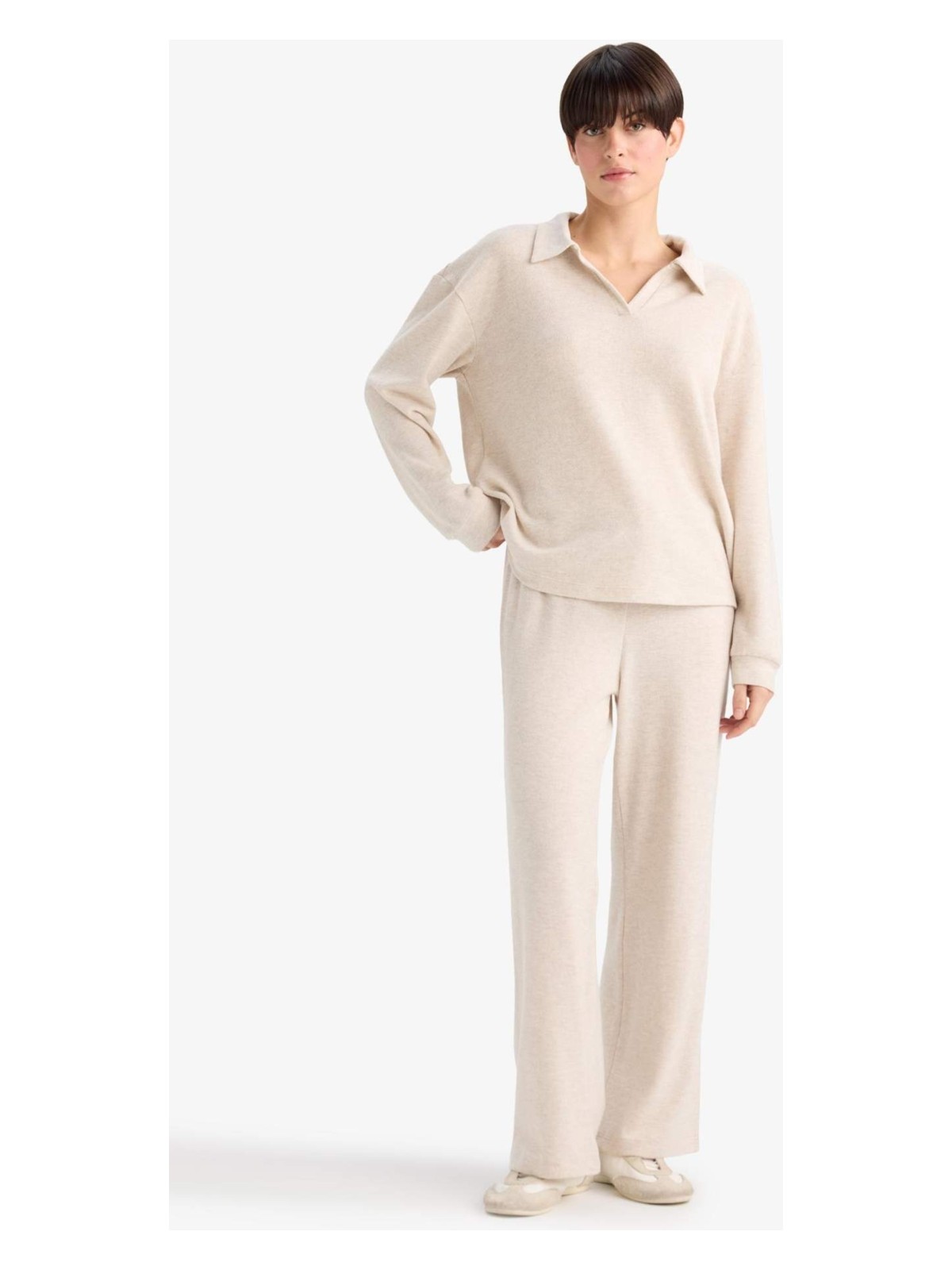 DeFacto Pijama Takımı Regular Fit Uzun Kollu Velur Üst Uzun Alt G1188AX25AU