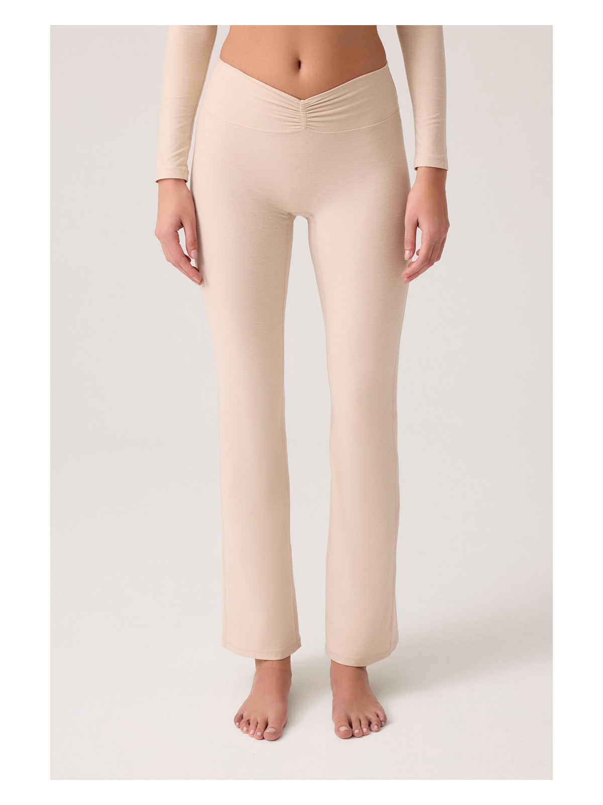 Los Ojos x Ece Siyah Bel Detaylı Ispanyol Paça Pantolon Ruched & Flared - Görsel 4