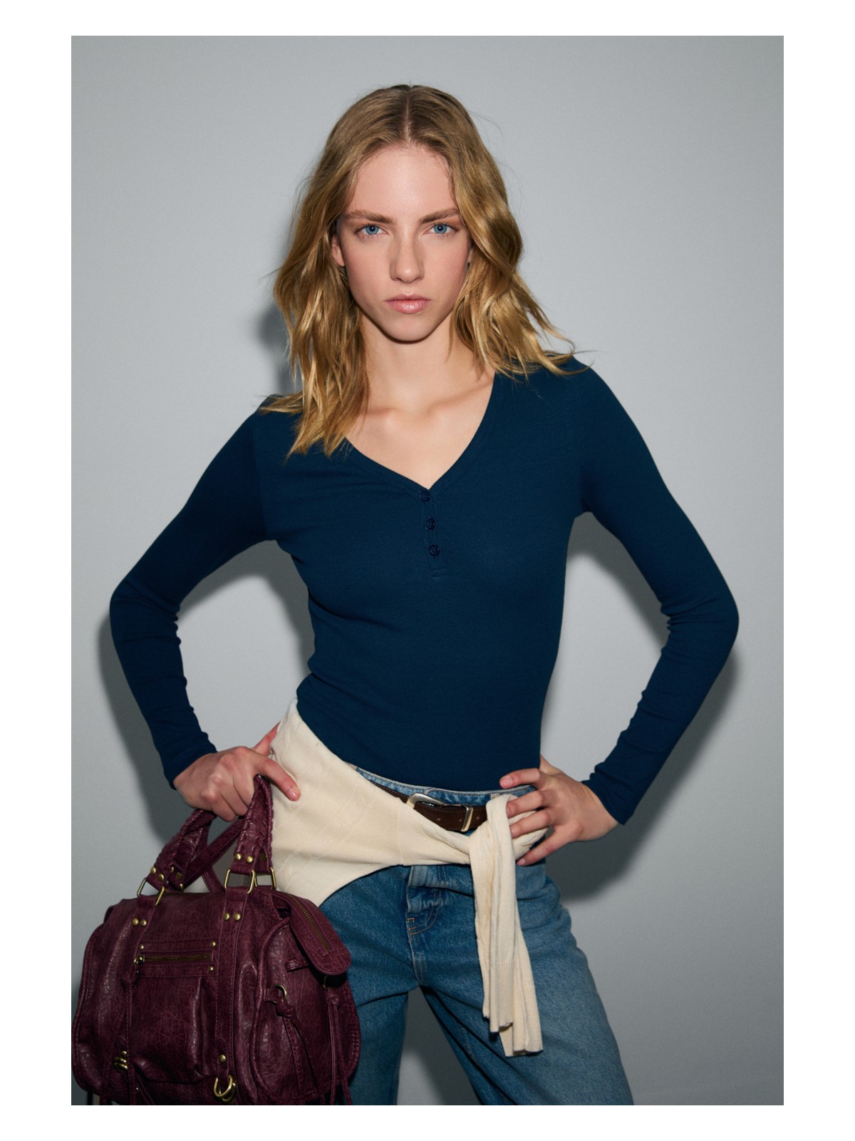 Grimelange Kalanı Kadın Uzun Kollu V Yaka Patlı Düğmeli Siyah Bluz - Görsel 6