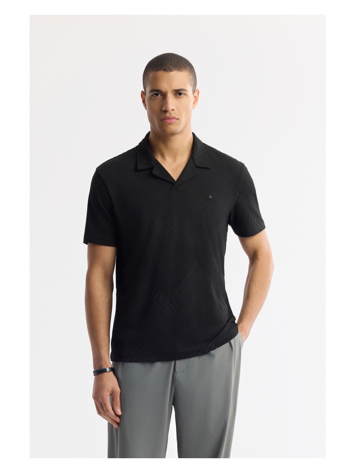 AVVA Erkek Gri Apaj Yaka Çizgili Jakarlı Elastan Regular Fit T-Shirt A51Y1145 - Görsel 4